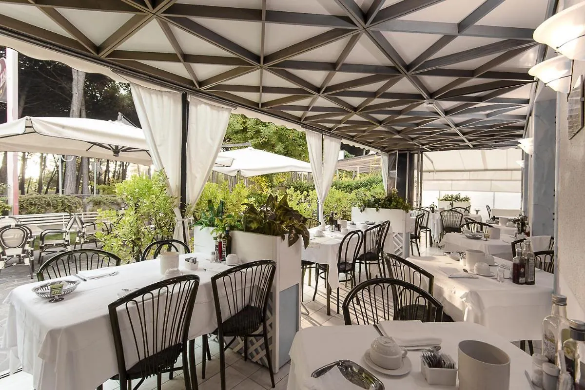 Hotel Cinzia Τσέρβια 3*,