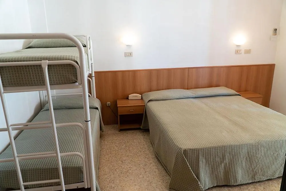 Hotel Cinzia Τσέρβια 3*,