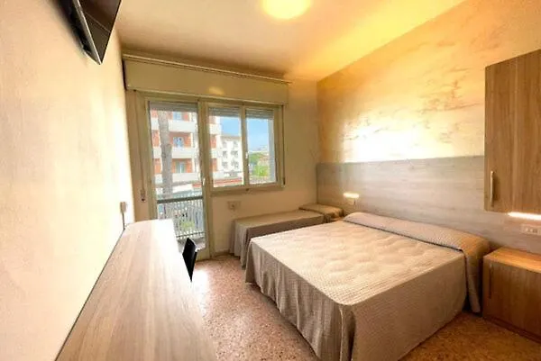 Hotel Cinzia Τσέρβια 3*,